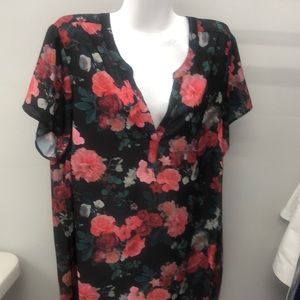 NWOT Torrid floral short sleeve top/blouse size 1 or 14-16